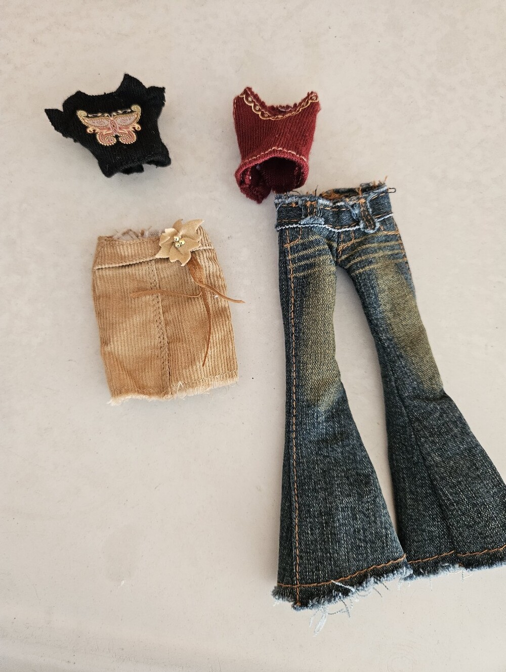 Bratz Fashions 2 Outfit Lot